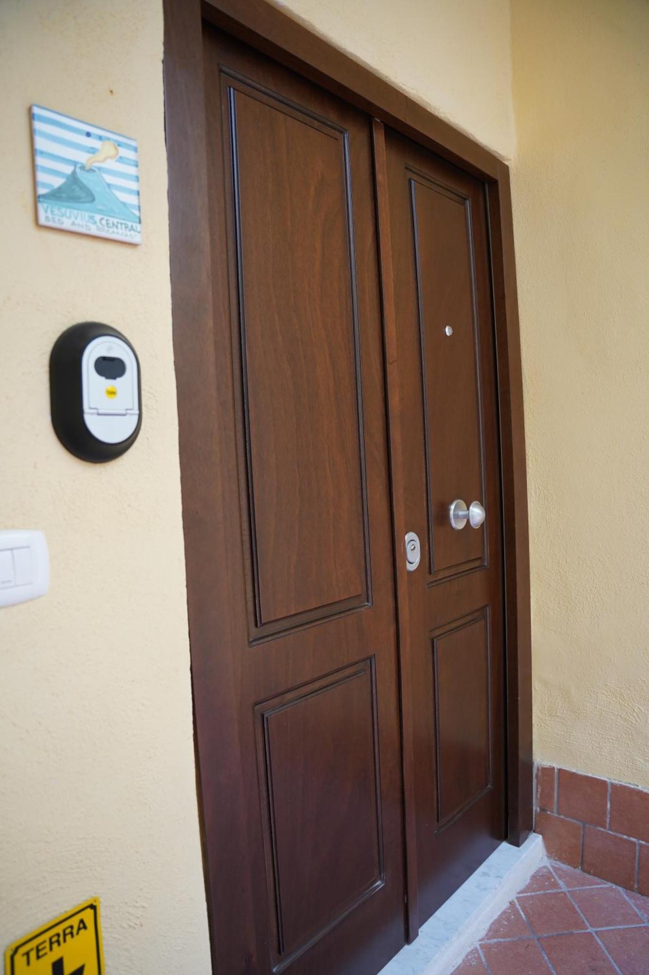 B&B Vesuvius Central Торре-дель-Греко Экстерьер фото